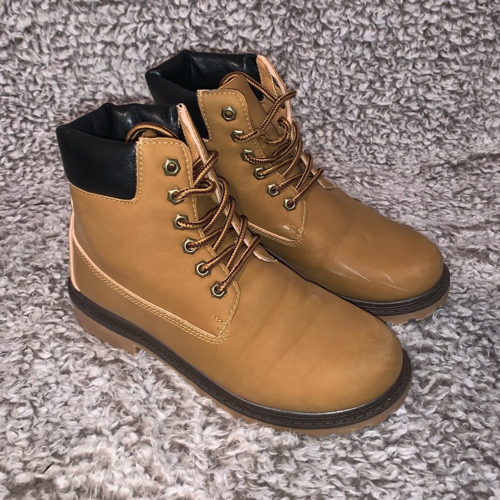 Brown boots with short heel